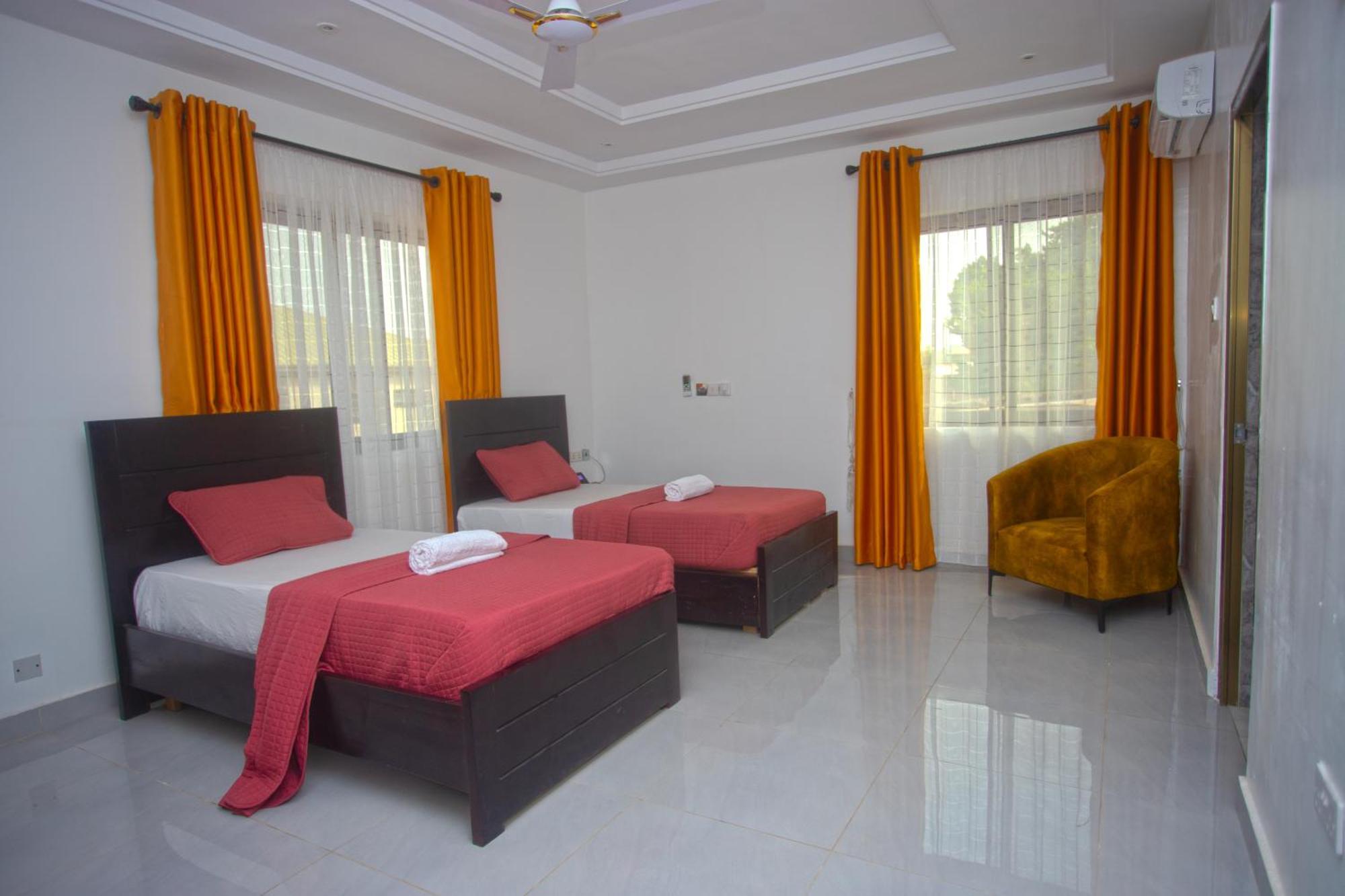 Labev Hotel Kumasi Buitenkant foto