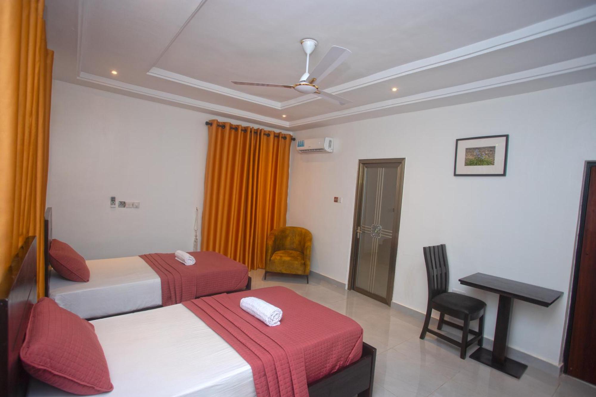Labev Hotel Kumasi Buitenkant foto