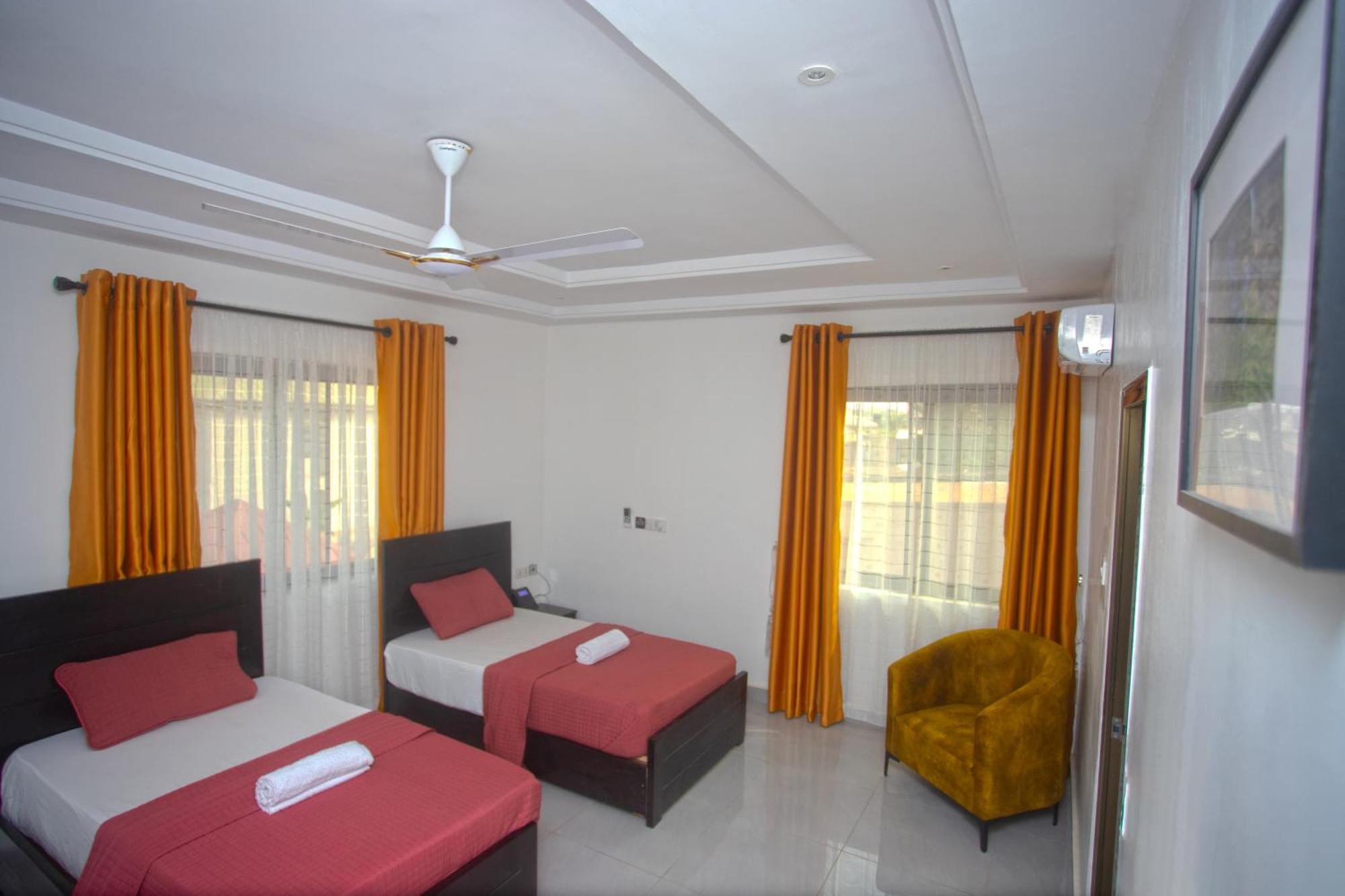 Labev Hotel Kumasi Buitenkant foto