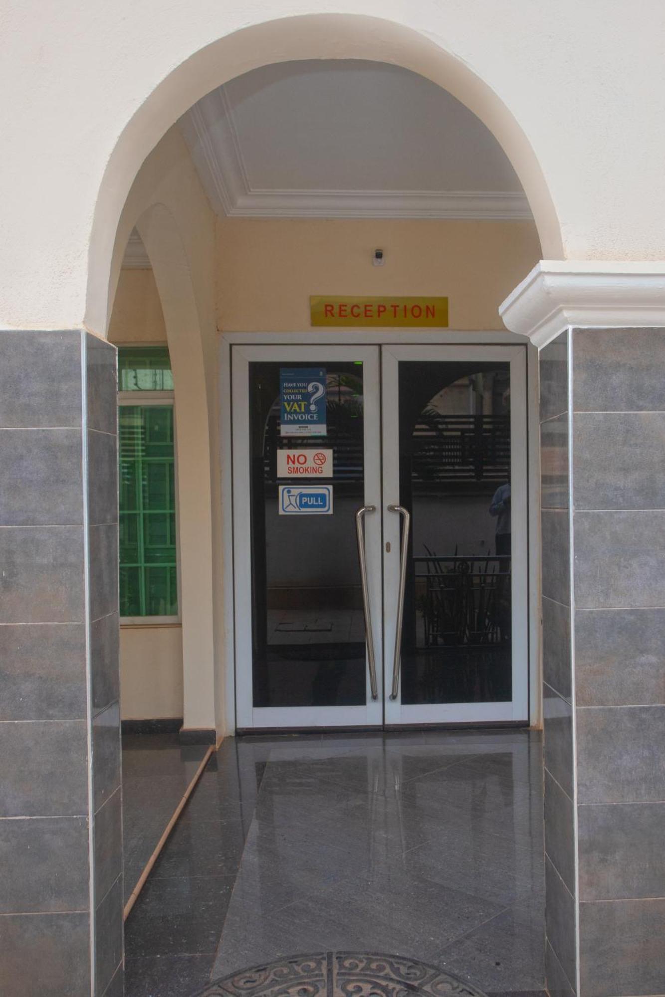 Labev Hotel Kumasi Buitenkant foto