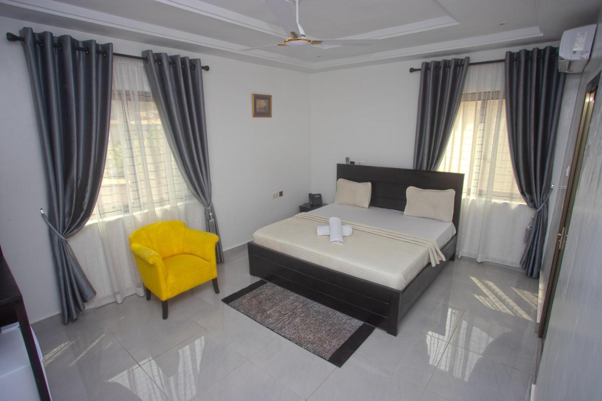 Labev Hotel Kumasi Buitenkant foto