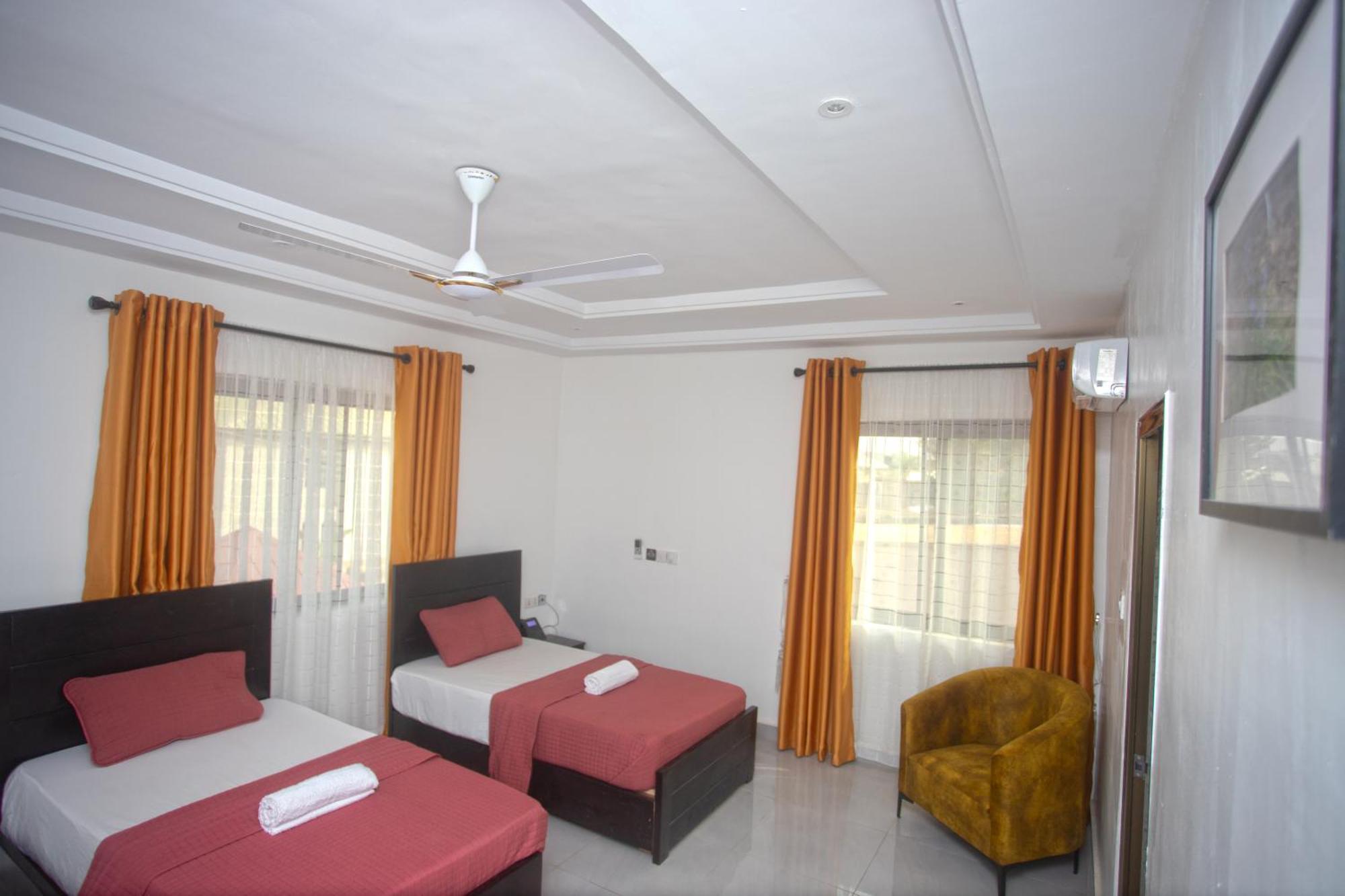 Labev Hotel Kumasi Buitenkant foto