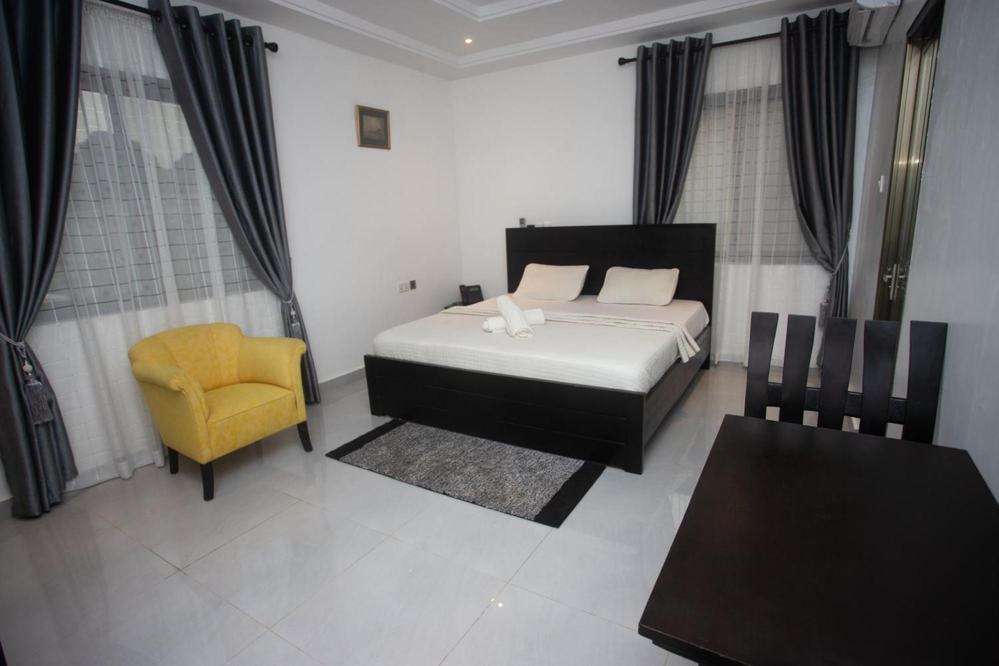 Labev Hotel Kumasi Buitenkant foto