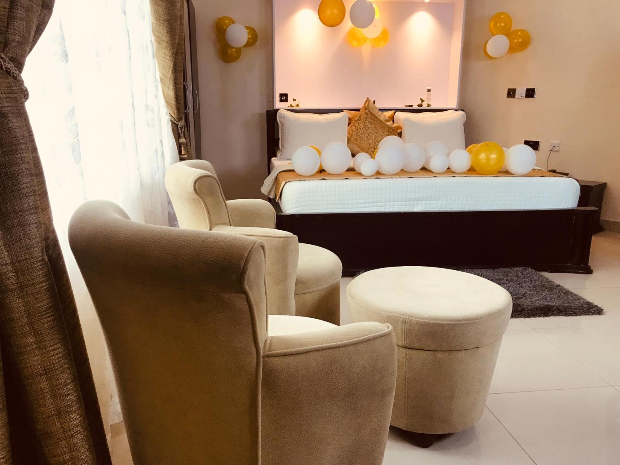 Labev Hotel Kumasi Buitenkant foto
