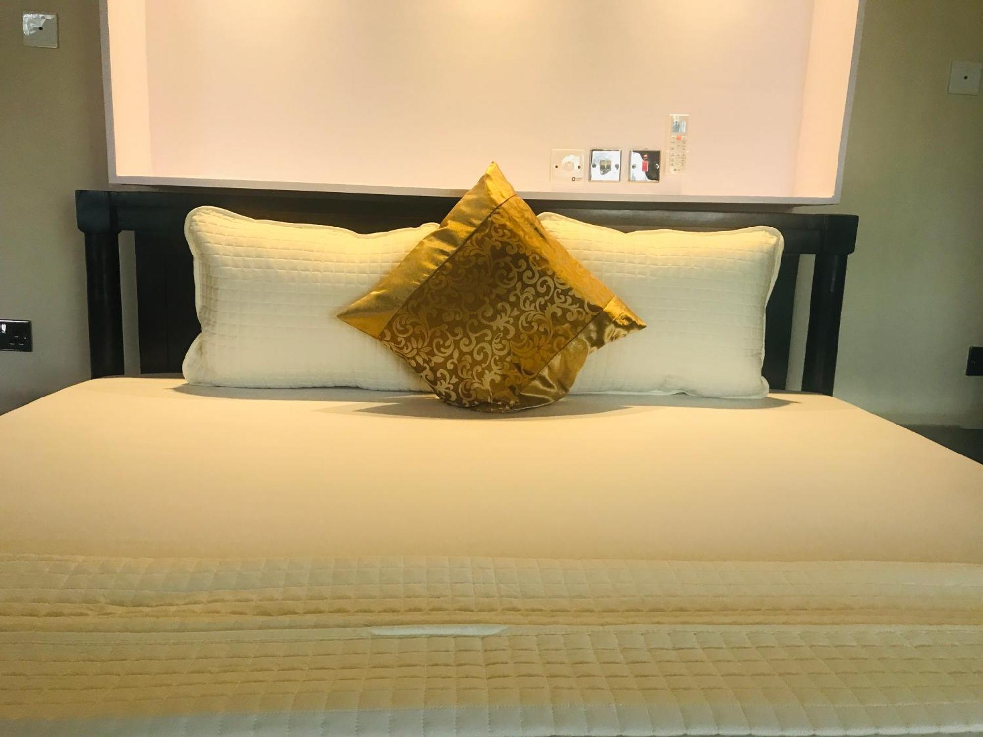 Labev Hotel Kumasi Buitenkant foto